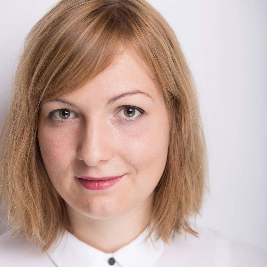 Porträt von Dora Faludi